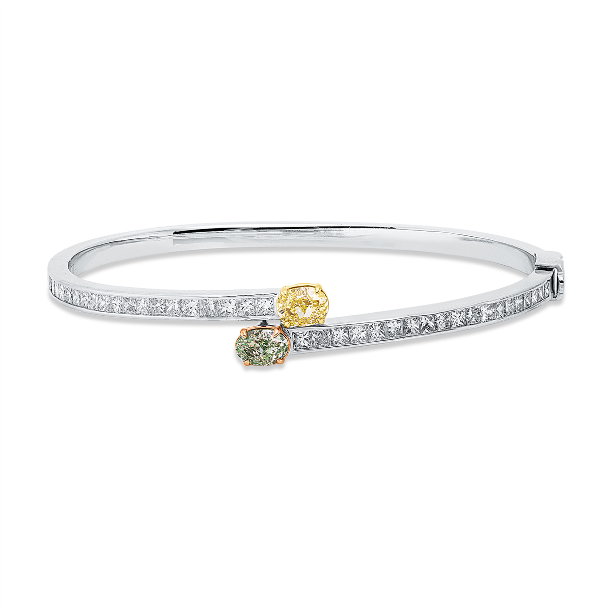 Farbiger Diamant Armreif - 6B657